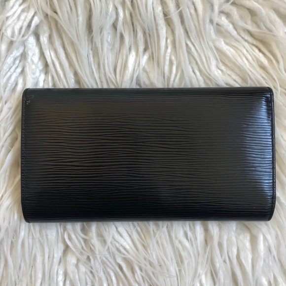 SOLDLOUIS VUITTON Epi Leather International Wallet - Picture 5 of 11